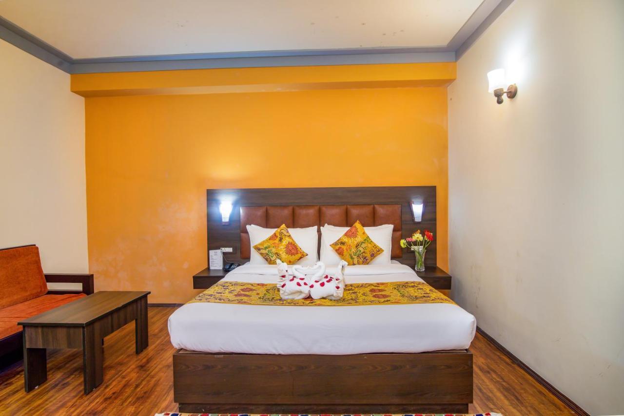 Muscatel Grand Silkroute - 300 Mts From Mg Marg Gangtok Exterior foto